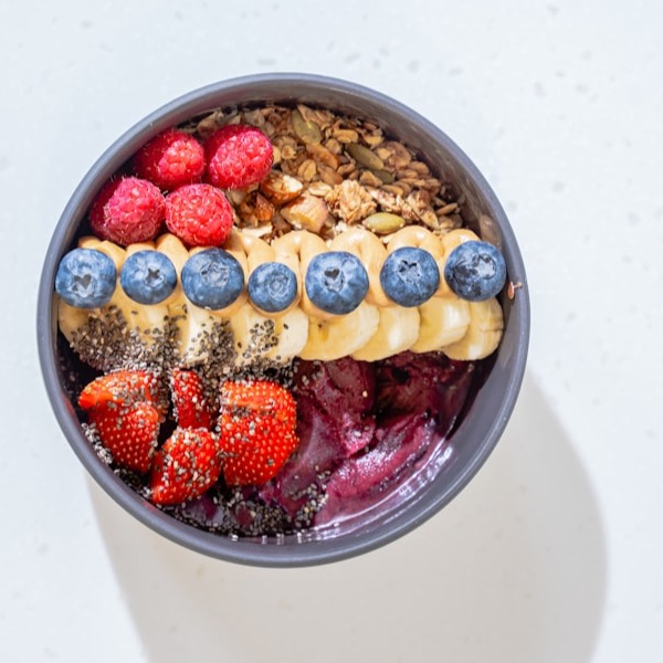 The São Paulo açaí bowl with banana, raspberry, blueberry and granola